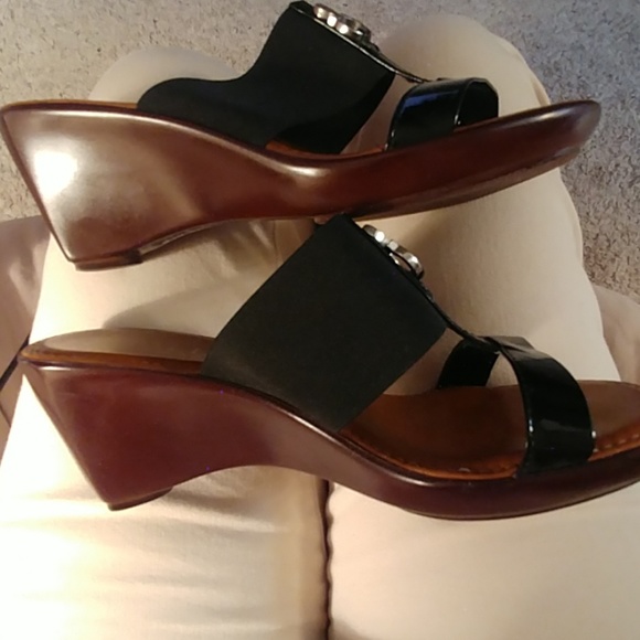 Italian shoemakers black slip-on wedges two - Picture 2 of 6